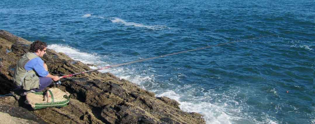 pesca-al-pulso-con-boya-desde-rocas
